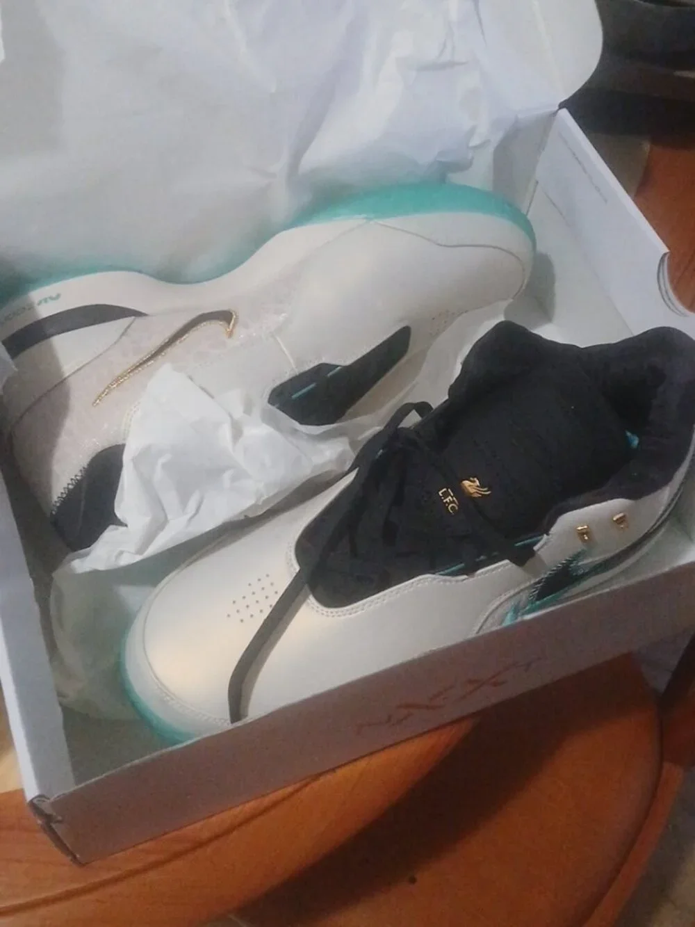 Men's sneakers